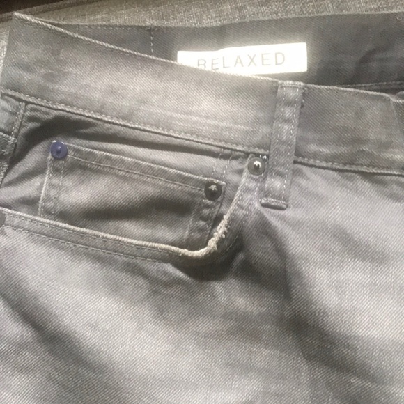 Barely Used Relaxed Gap 1969 Jeans 34/32 - Picture 3 of 4